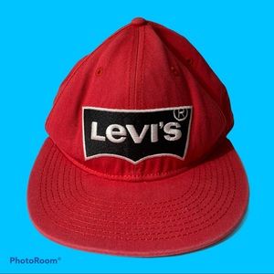 💥3/$25 VINTAGE LEVI’S RED SNAPBACK HAT FLAT BRIM